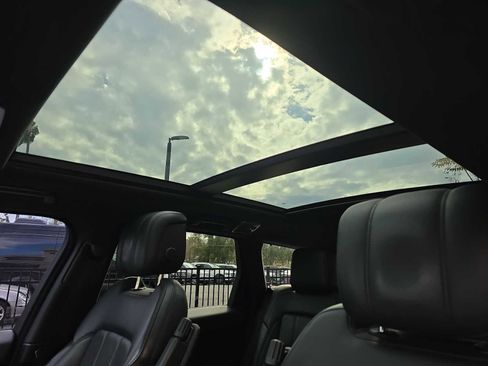 Used 2019 Land Rover Range Rover Sport HSE image 22