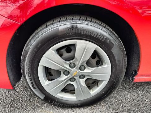 Used 2018 Chevrolet Cruze LS image 18