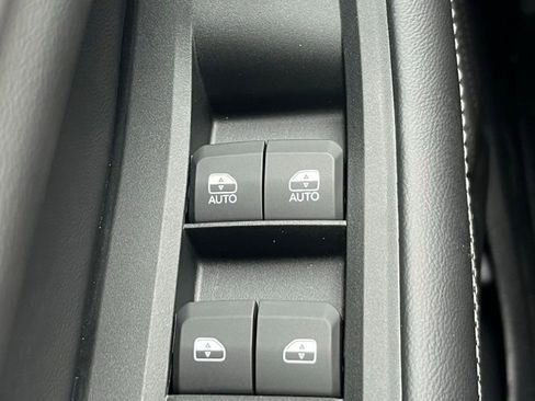 New 2025 Jeep Grand Cherokee Limited w/ Black Appearance Package image 6