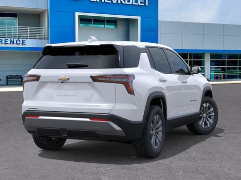 New 2026 Chevrolet Equinox LT w/ Convenience Package II FWD image 4
