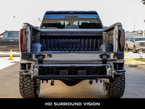 Used 2025 GMC Sierra 2500 Denali Ultimate image 9