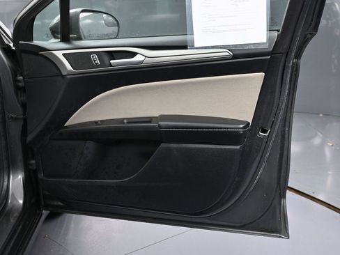 Used 2018 Ford Fusion S image 32