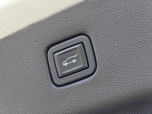 Used 2021 Chevrolet Blazer LT image 13