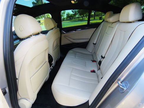 Used 2018 BMW 530i RWD image 19