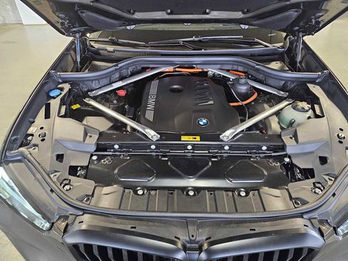 New 2026 BMW X5 xDrive50e w/ Executive Package AWD/4WD image 9
