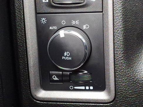 Used 2018 RAM 1500 Express w/ Express Value Package AWD/4WD image 26