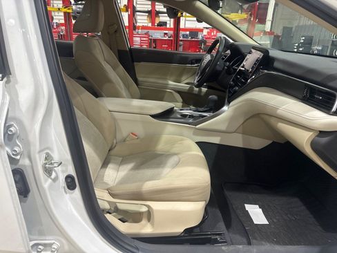 Used 2021 Toyota Camry LE FWD image 13