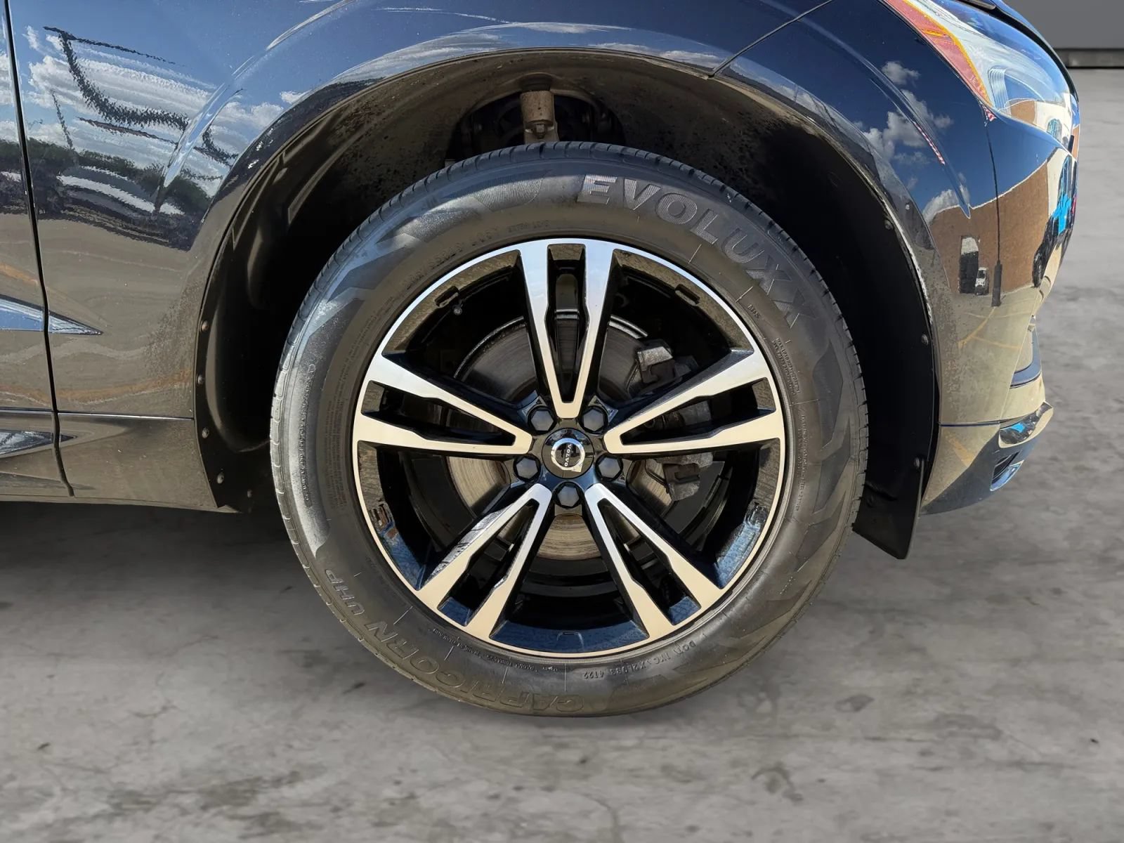 Used 2020 Volvo XC60 T5 Momentum AWD/4WD image 44