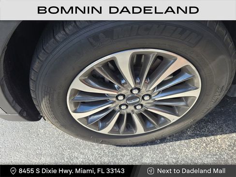 Used 2023 Lincoln Nautilus Standard image 8