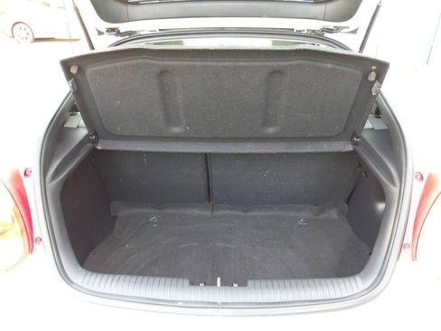Used 2013 Hyundai Veloster w/ Tech Pkg FWD image 24
