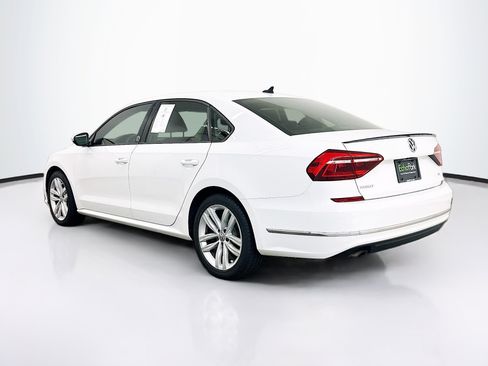 Used 2019 Volkswagen Passat 2.0T Wolfsburg w/ Wheels & Sunroof Package FWD image 5