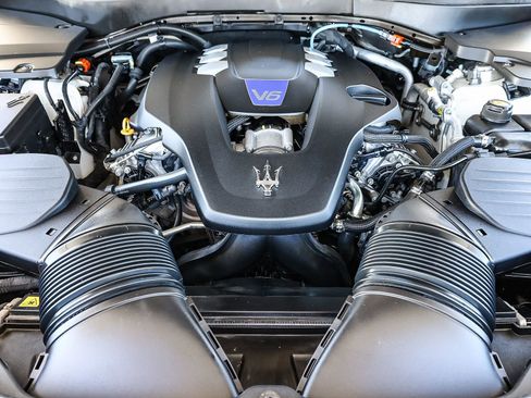 Used 2023 Maserati Levante Modena AWD/4WD image 12