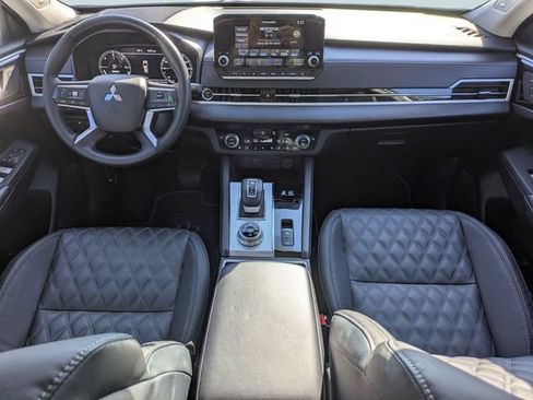 Used 2023 Mitsubishi Outlander SEL AWD/4WD image 17