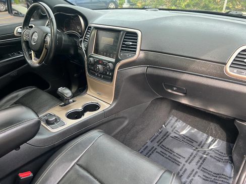 Used 2015 Jeep Grand Cherokee Limited w/ Luxury Group II AWD/4WD image 30