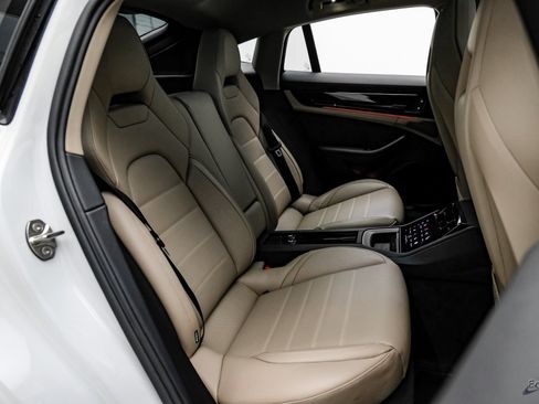 Used 2025 Porsche Panamera w/ Premium Package image 68