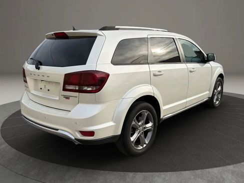 Used 2017 Dodge Journey Crossroad w/ Popular Equipment Group FWD image 12