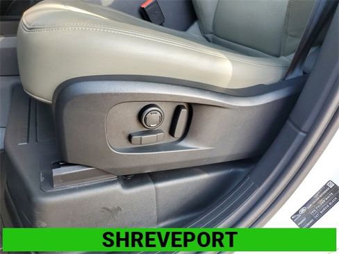 Used 2023 Land Rover Defender 110 SE image 12