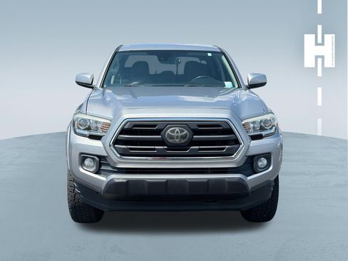 Used 2018 Toyota Tacoma SR5 RWD image 3