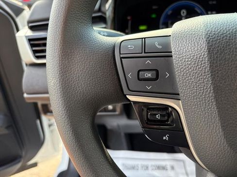 Used 2025 Toyota Camry LE image 11