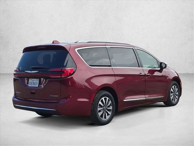 Used 2021 Chrysler Pacifica Limited w/ Uconnect Theater Family Group FWD image 5