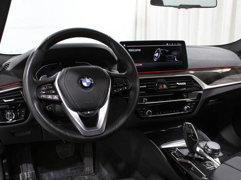 Certified 2023 BMW 530i xDrive w/ Premium Package image 6