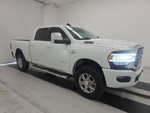 Used 2023 RAM 2500 Laramie AWD/4WD image 3