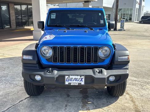 Used 2025 Jeep Wrangler Sport image 3