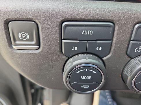 Certified 2022 Chevrolet Silverado 1500 RST AWD/4WD image 22