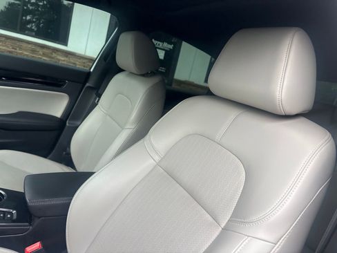 Used 2023 Honda Civic Sport Touring image 3