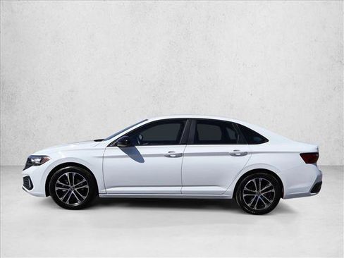 Used 2024 Volkswagen Jetta Sport FWD image 9