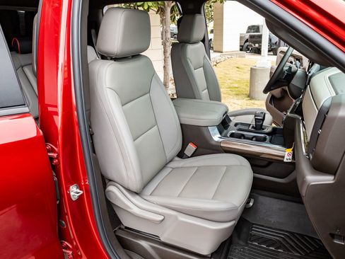 Used 2024 Chevrolet Silverado 1500 LT Trail Boss w/ LT Trail Boss Premium Package image 31