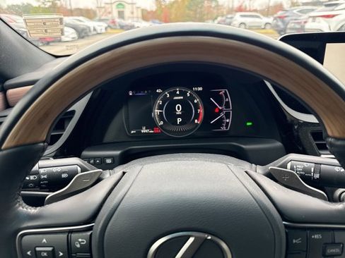 Used 2024 Lexus ES 350 Ultra Luxury image 8
