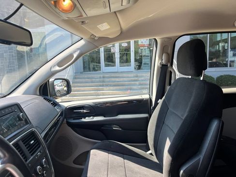 Used 2013 Dodge Grand Caravan SE FWD image 11