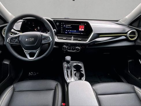 Used 2024 Chevrolet Trax ACTIV w/ Sunroof Package FWD image 16