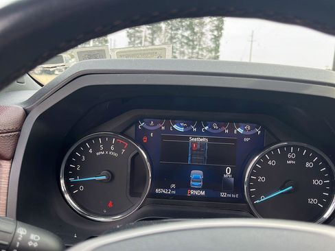 Used 2024 Ford Expedition Limited image 12