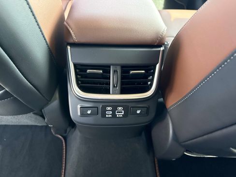 Certified 2025 Subaru Outback Touring w/ Tech Package 2 image 17