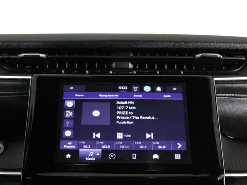 Used 2025 Jeep Grand Cherokee Laredo image 8