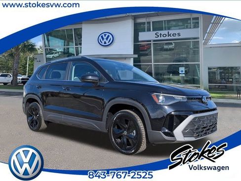 New 2026 Volkswagen Taos SE FWD image 1