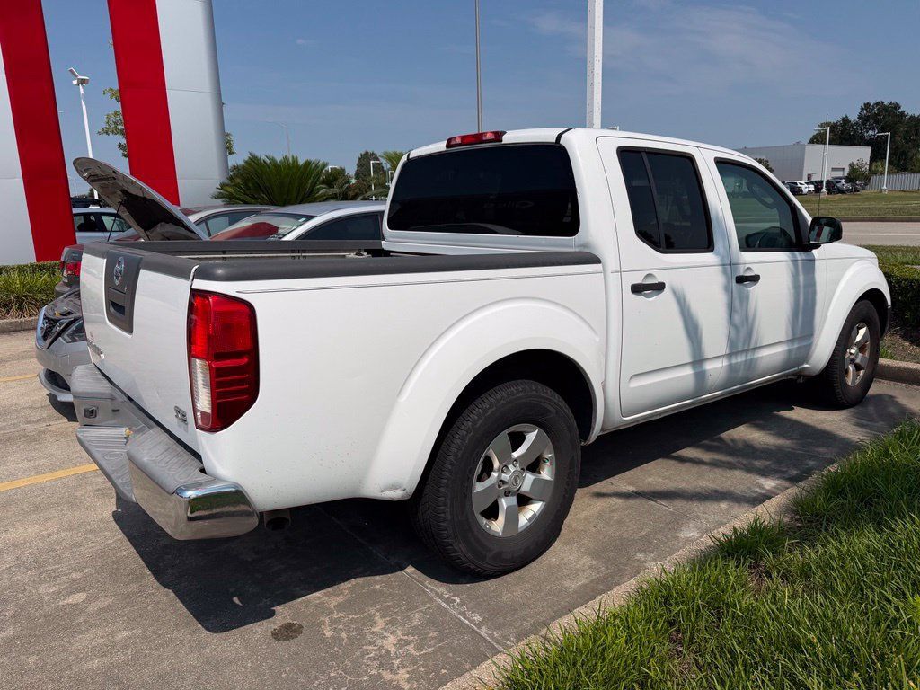 Used 2009 Nissan Frontier SE w/ SE Value Truck Pkg RWD image 3