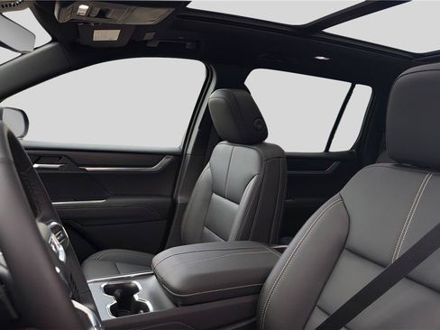 New 2026 GMC Acadia Elevation w/ Elevation Premium Package AWD/4WD image 18