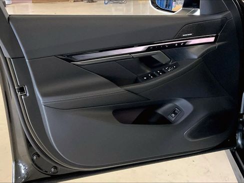 Used 2025 BMW i5 eDrive40i w/ Premium Package image 10