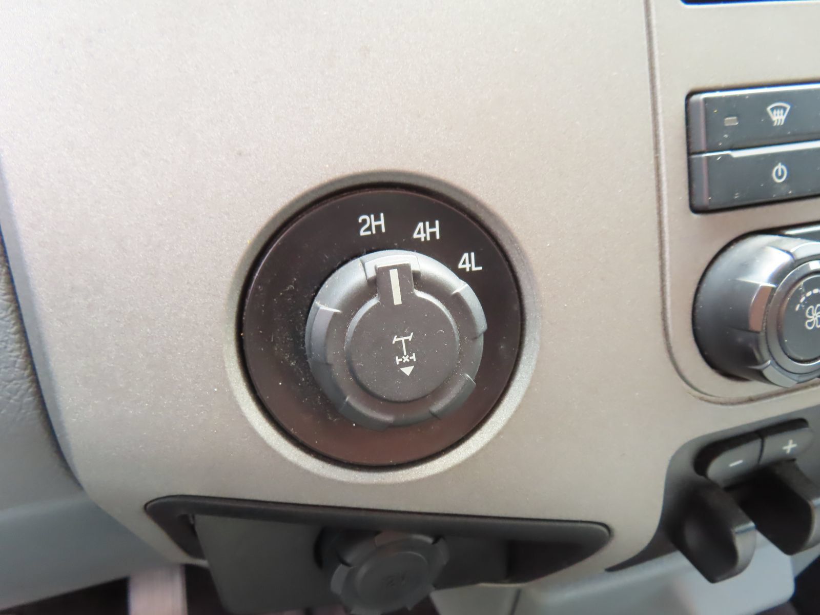 Used 2016 Ford F250 XLT w/ XLT Value Package AWD/4WD image 24