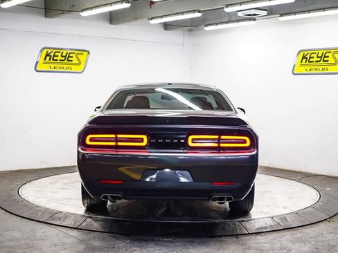 Used 2023 Dodge Challenger SXT image 3