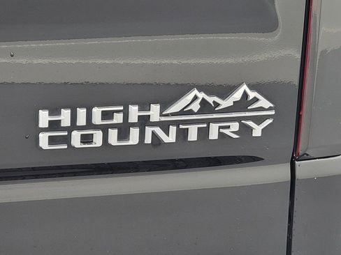 Used 2019 Chevrolet Silverado 1500 High Country w/ Technology Package image 10