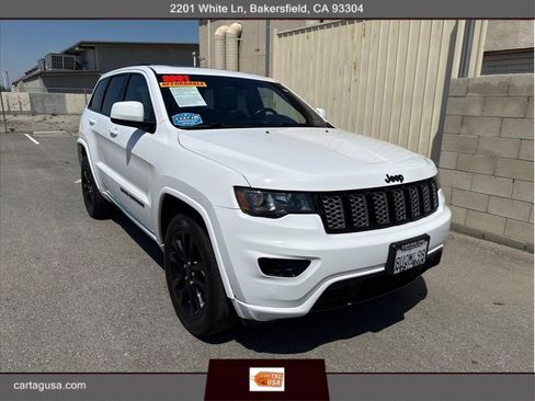 Used 2021 Jeep Grand Cherokee Laredo X image 1