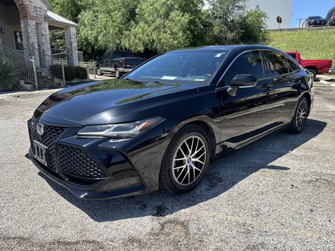 Used 2019 Toyota Avalon Touring FWD image 7