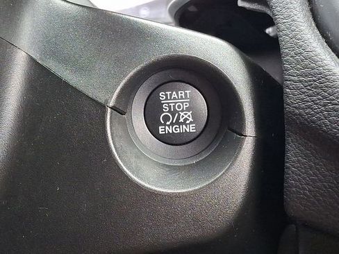Used 2020 Jeep Compass Latitude AWD/4WD image 28