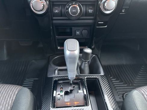 Used 2021 Toyota 4Runner TRD Off-Road AWD/4WD image 11