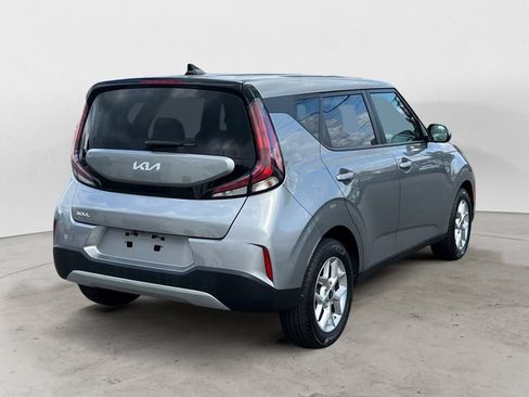 Used 2024 Kia Soul LX w/ Option Group 015 FWD image 5