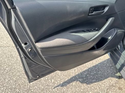 Used 2025 Toyota Corolla LE FWD image 10